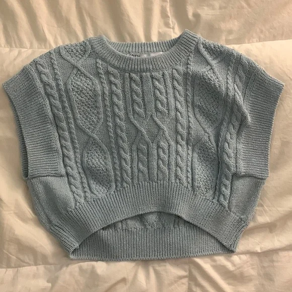 Zara Cable Knit-Vest - Picture 2 of 4